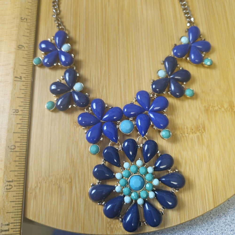 Vintage Mika Designer Two Toned Blue  Turquoise Bib Flower Necklace 22 Inches